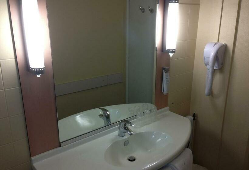 هتل Hôtel Sarcelles Flanades