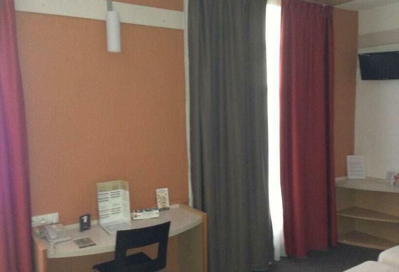 هتل Hôtel Sarcelles Flanades