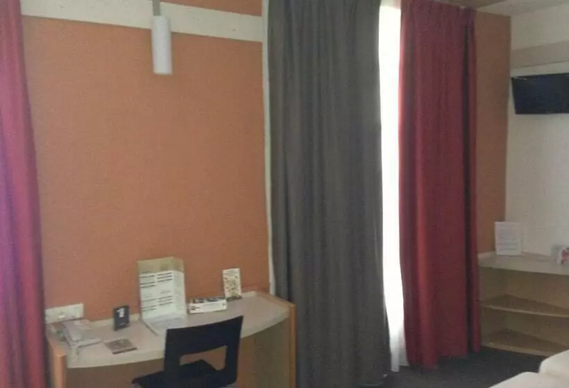 فندق Hôtel Sarcelles Flanades