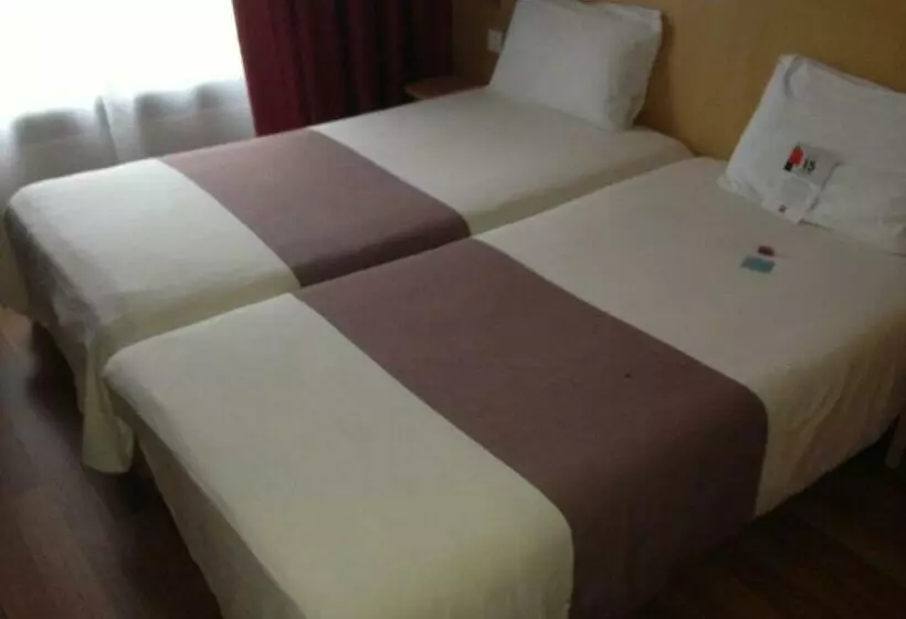 فندق Hôtel Sarcelles Flanades