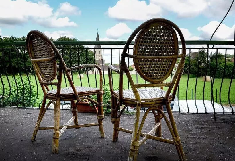 Отель Logis Auberge Du Relais   Hôtel & Restaurant