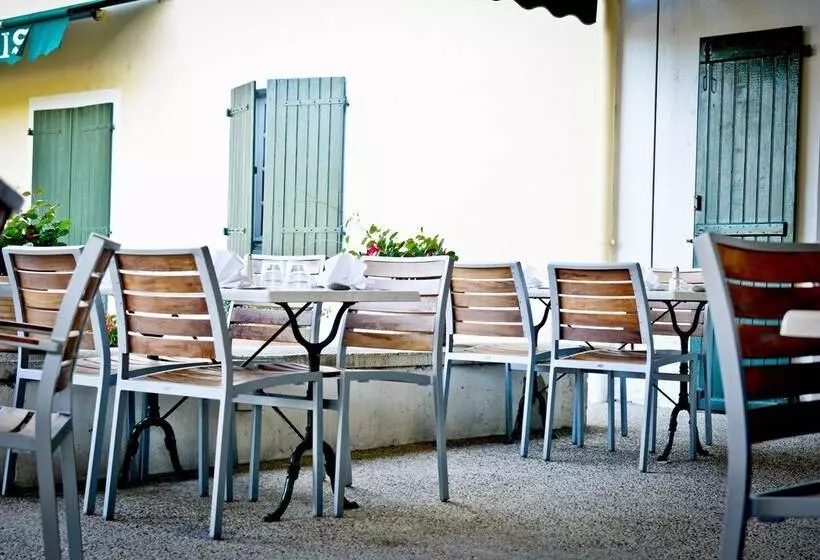 Отель Logis Auberge Du Relais   Hôtel & Restaurant