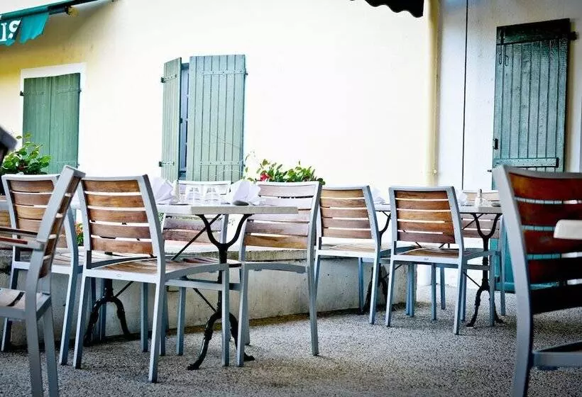 Отель Logis Auberge Du Relais   Hôtel & Restaurant