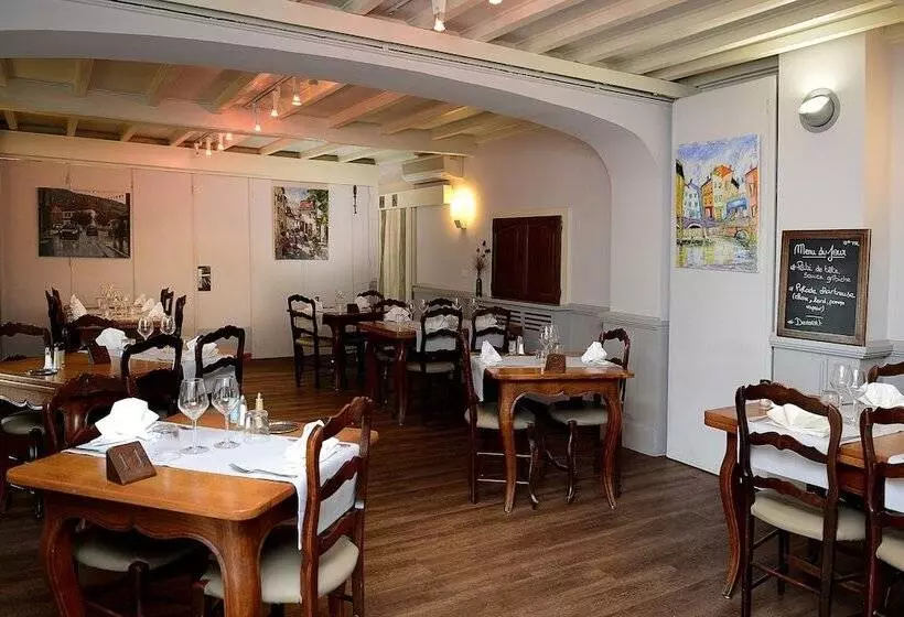 Отель Logis Auberge Du Relais   Hôtel & Restaurant