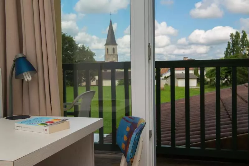 Отель Logis Auberge Du Relais   Hôtel & Restaurant