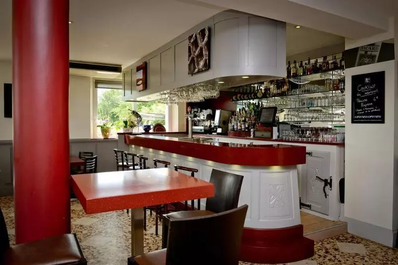 Отель Logis Auberge Du Relais   Hôtel & Restaurant