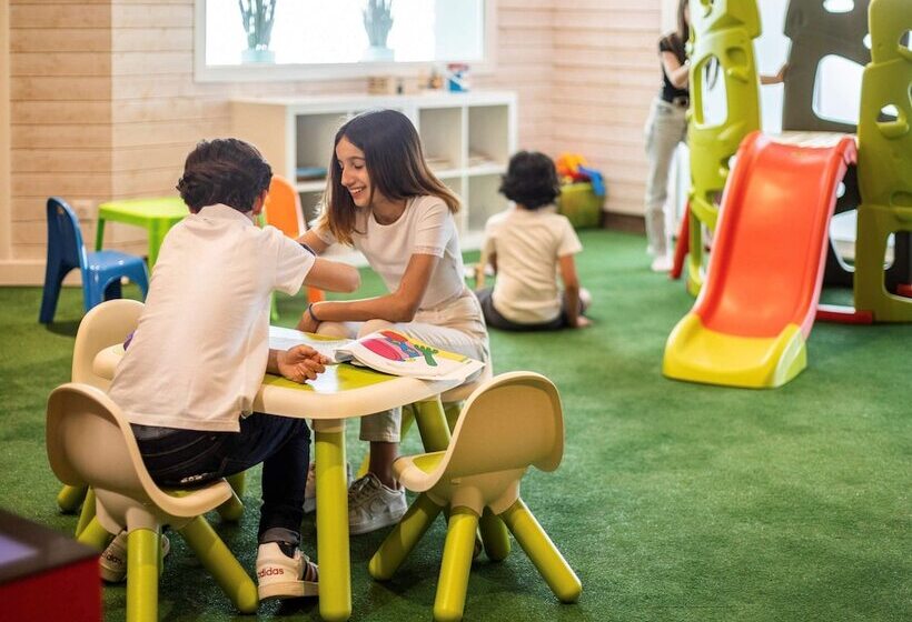 هتل Mercure Cabourg Hôtel & Spa