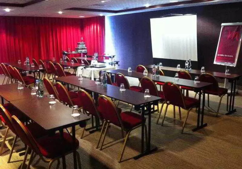 هتل Mercure Vannes Le Port