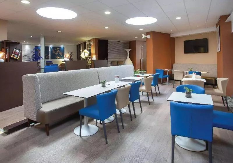 هتل Mercure Vannes Le Port