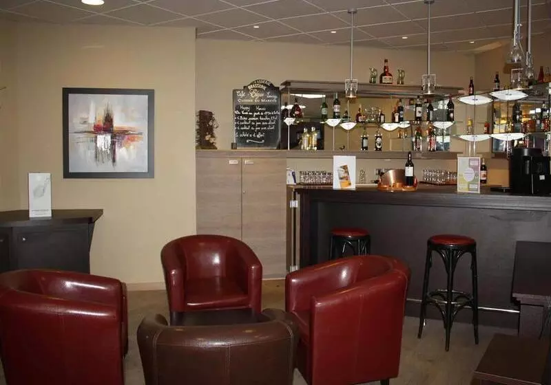 هتل Mercure Vannes Le Port