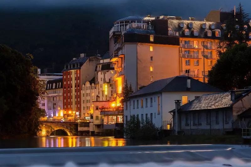 בית מלון כפרי The Originals City, Hôtel Astoria Vatican, Lourdes