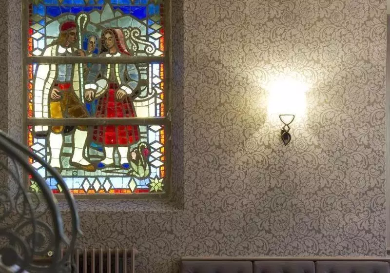 בית מלון כפרי The Originals City, Hôtel Astoria Vatican, Lourdes