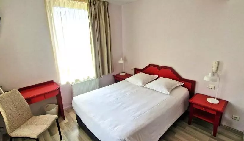 בית מלון כפרי Beau Rivage