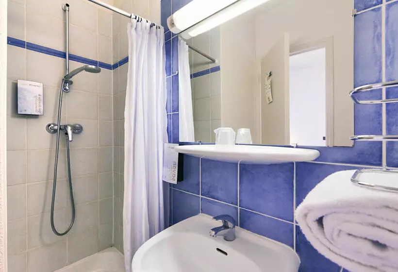 Отель Livry Gargan