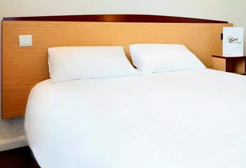 Отель Livry Gargan