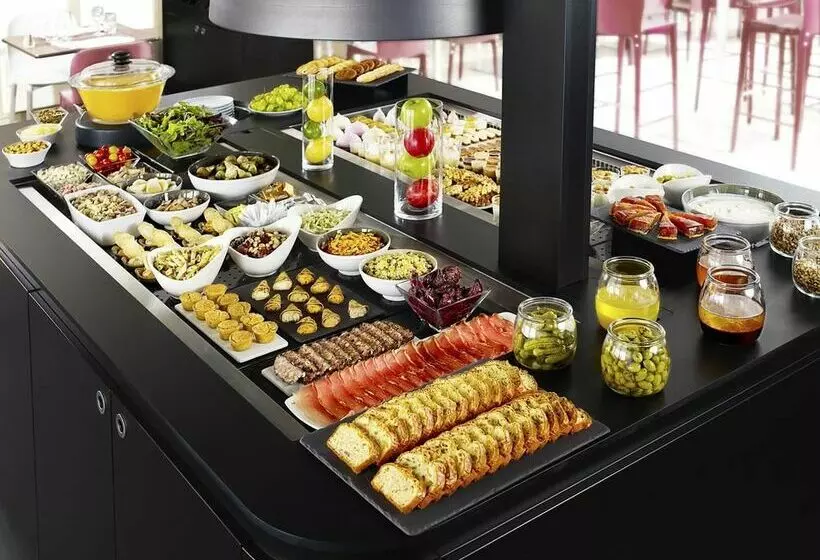 Отель Livry Gargan