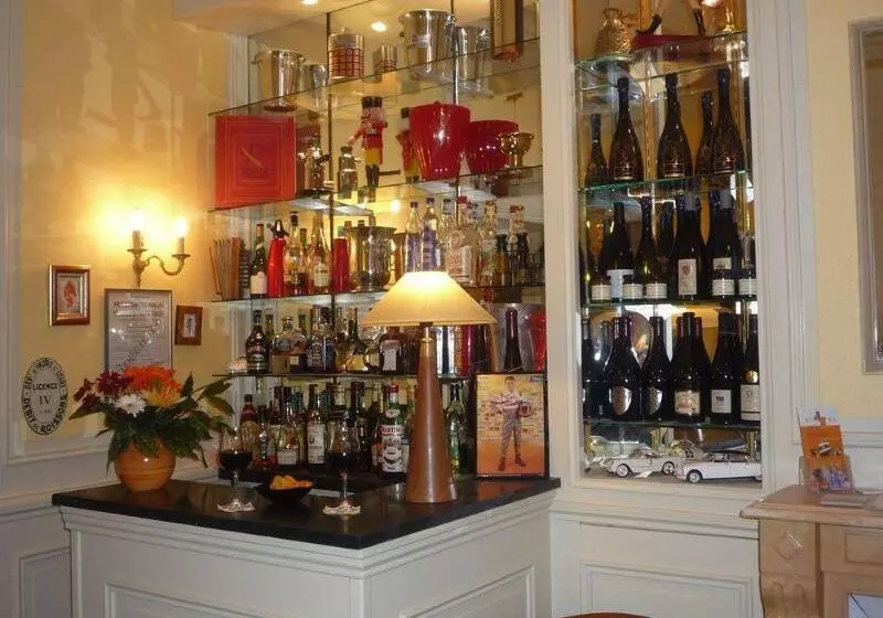 호텔 Cit Hôtel Le Plantagenet