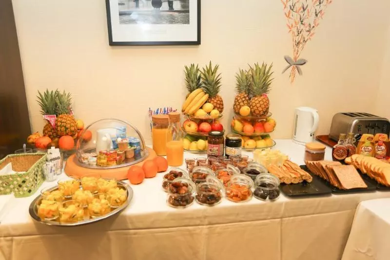 Отель Churchill Bordeaux Centre