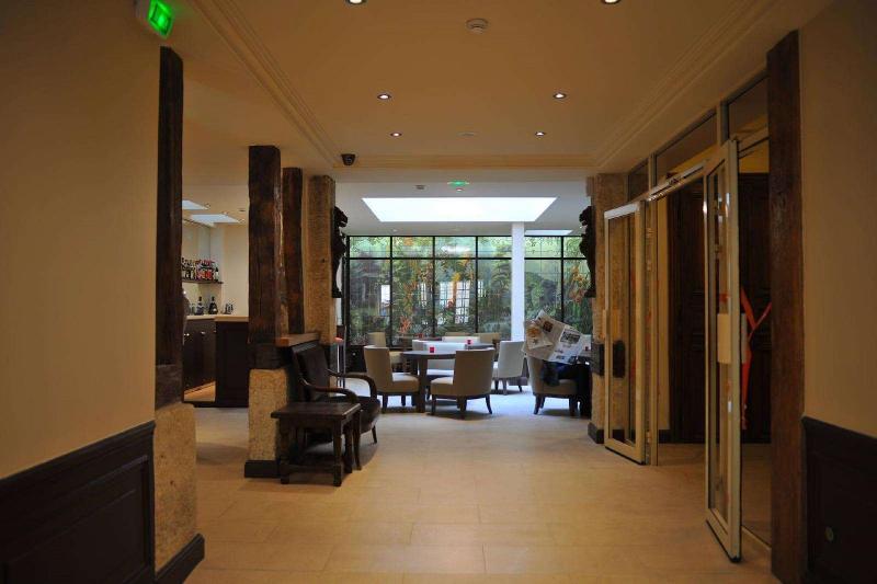 هتل De l'Universite