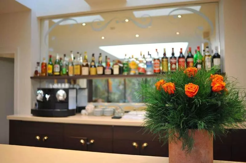 هتل De l'Universite