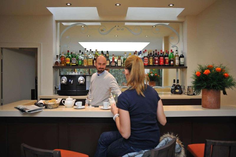 هتل De l'Universite