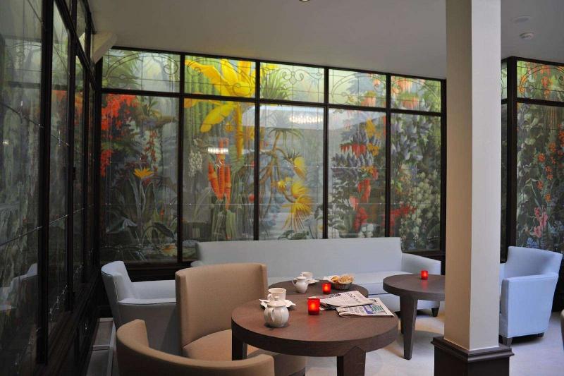 هتل De l'Universite