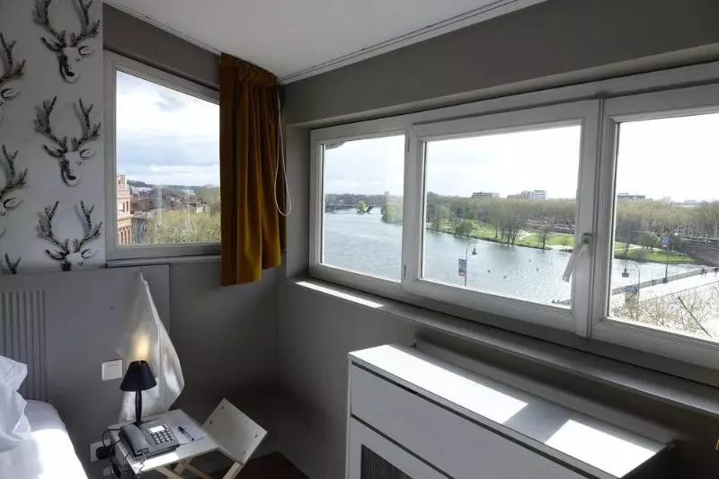 هتل Hôtel Des Beaux Arts Toulouse