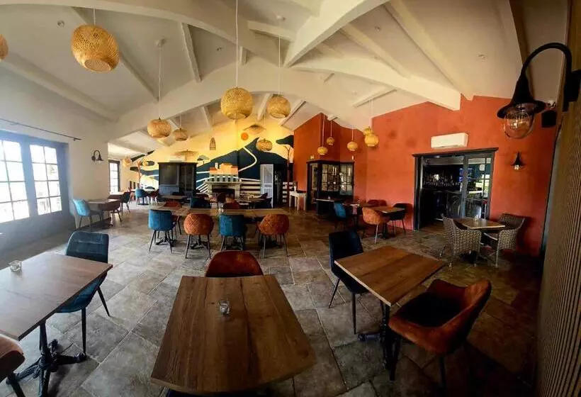 Отель Domaine Du Val De Sault