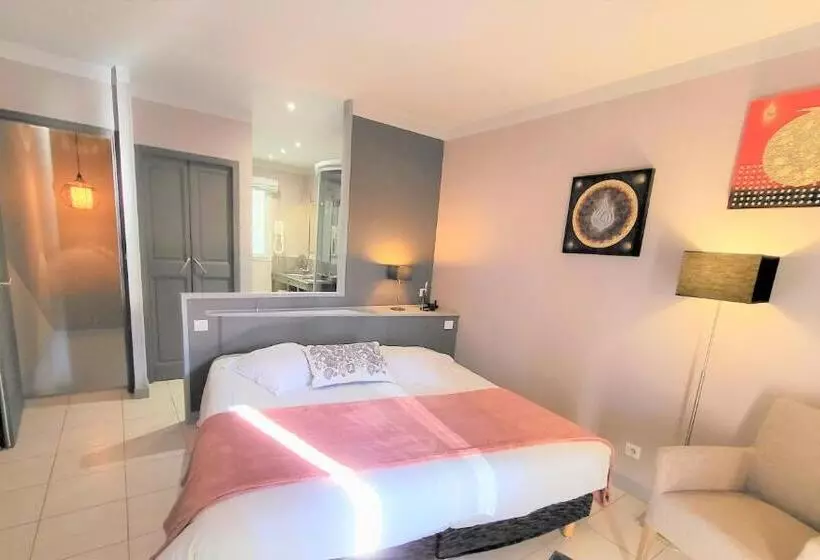 Отель Domaine Du Val De Sault