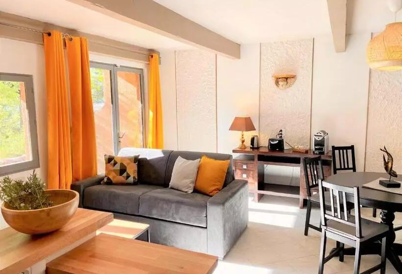 Отель Domaine Du Val De Sault