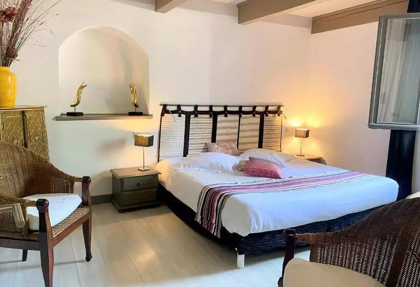 Отель Domaine Du Val De Sault