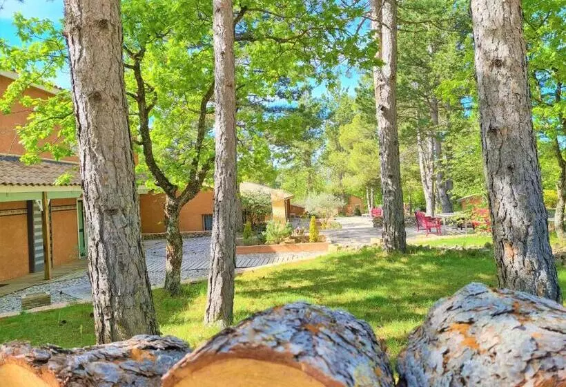 Отель Domaine Du Val De Sault