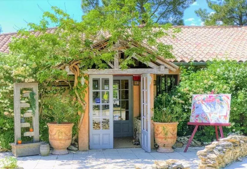 Отель Domaine Du Val De Sault