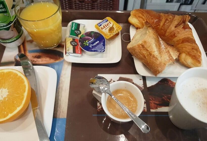 ホテル Hôtel De La Boëtie