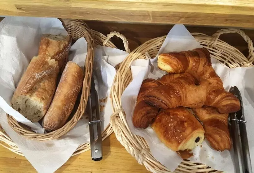 Отель Hôtel De La Boëtie