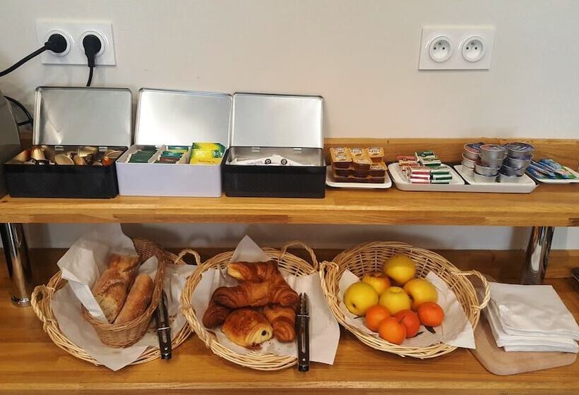 ホテル Hôtel De La Boëtie