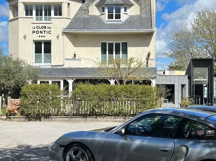 Отель Le Clos Du Pontic Logis Et Cit