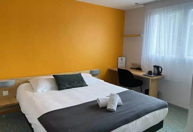 Отель Le Clos Du Pontic Logis Et Cit