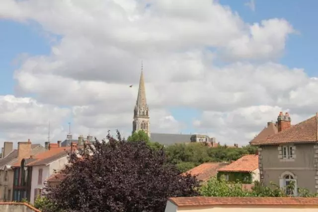 Отель Logis Hôtel De France Restaurant Le Lucullus