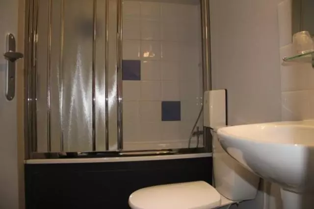 Отель Logis Hôtel De France Restaurant Le Lucullus