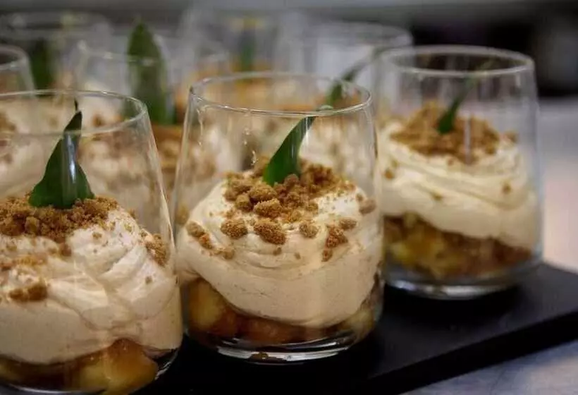 호텔 Logis Les Charmilles Chalonsursaone Sud