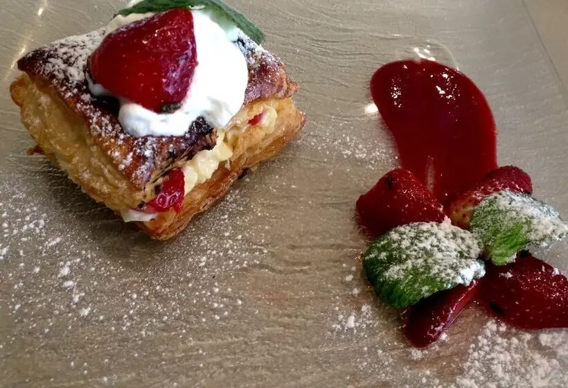 호텔 Logis Les Charmilles Chalonsursaone Sud