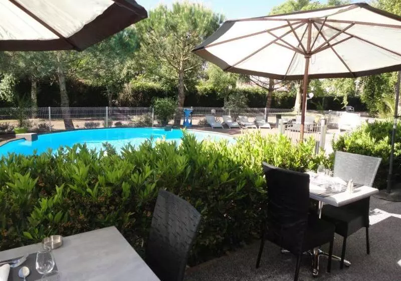 호텔 Logis Les Charmilles Chalonsursaone Sud