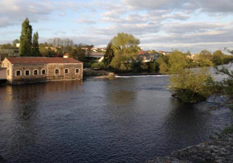 ホテル The Originals City, Hôtel Le Boeuf Rouge, Saintjunien