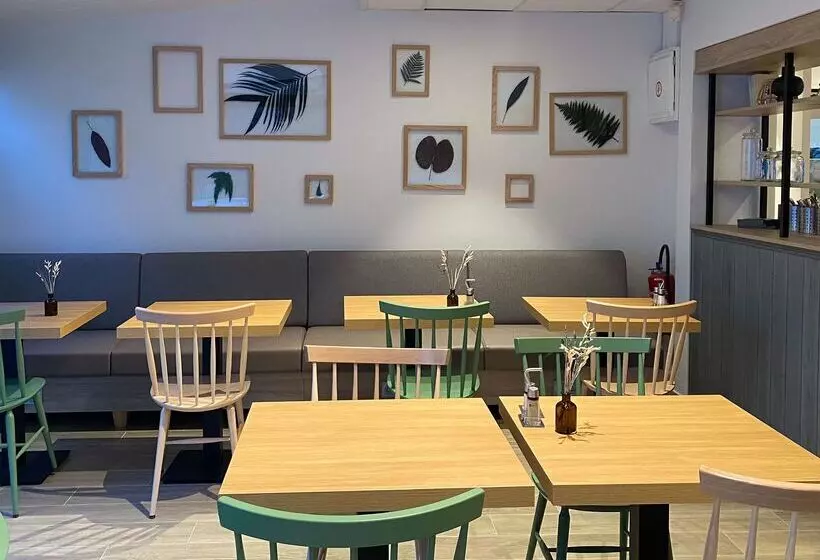 בית מלון כפרי Campanile Orange A7/ A9