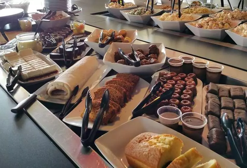 ホテル Campanile Saint Quentin