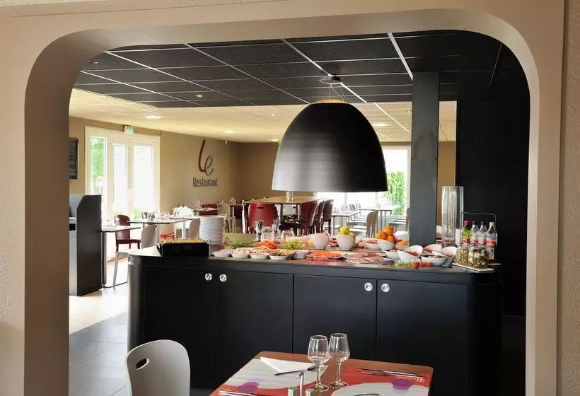 ホテル Campanile Saint Quentin