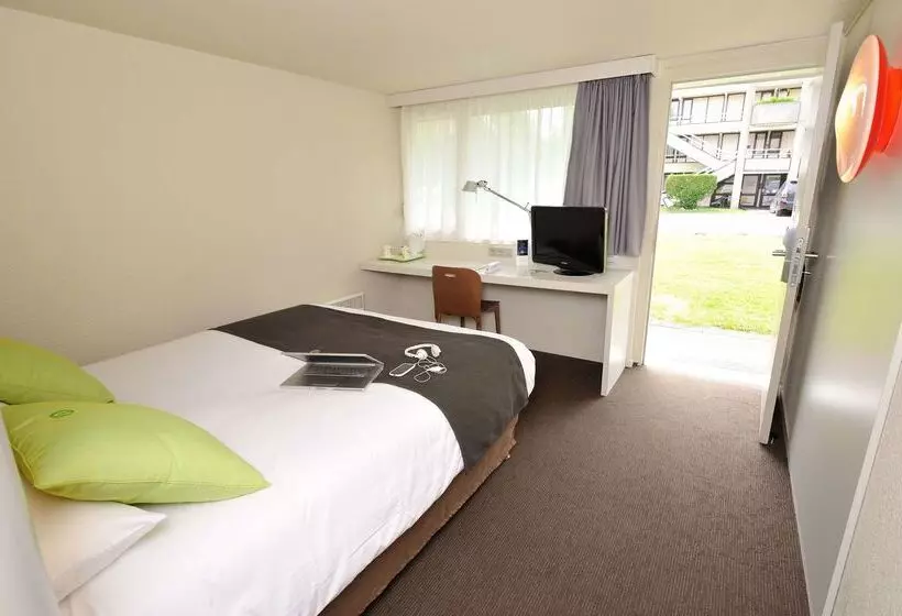 ホテル Campanile Saint Quentin