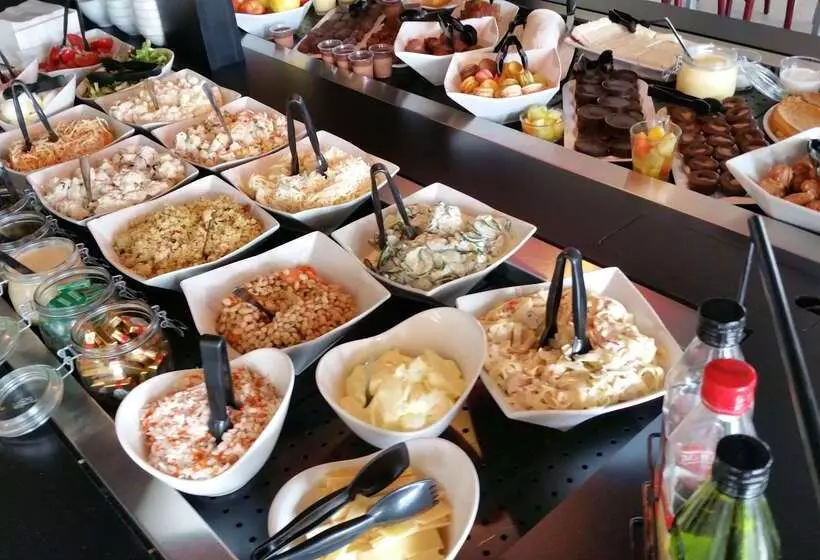 ホテル Campanile Saint Quentin