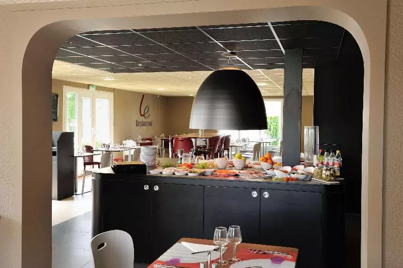 ホテル Campanile Saint Quentin